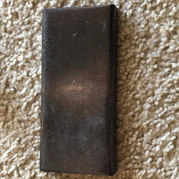 Eyeshadow - Picture 2 of 3